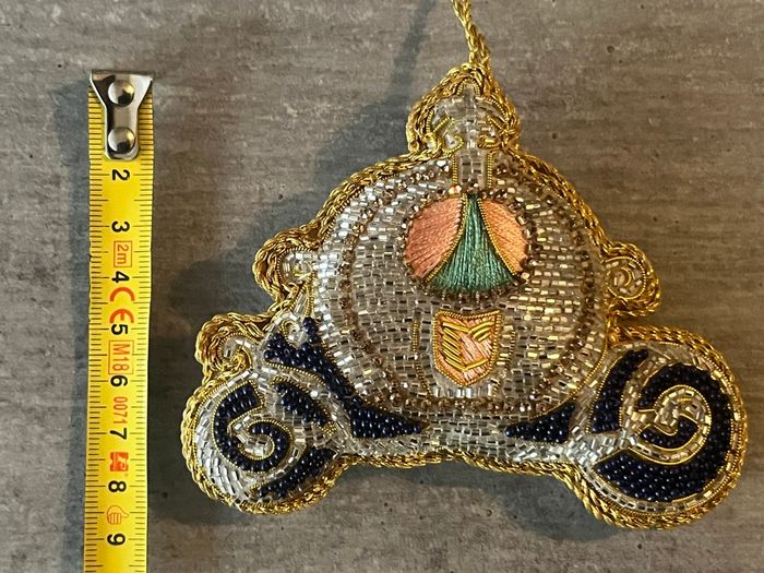 Suspension carrosse de Cendrillon - photo numéro 2