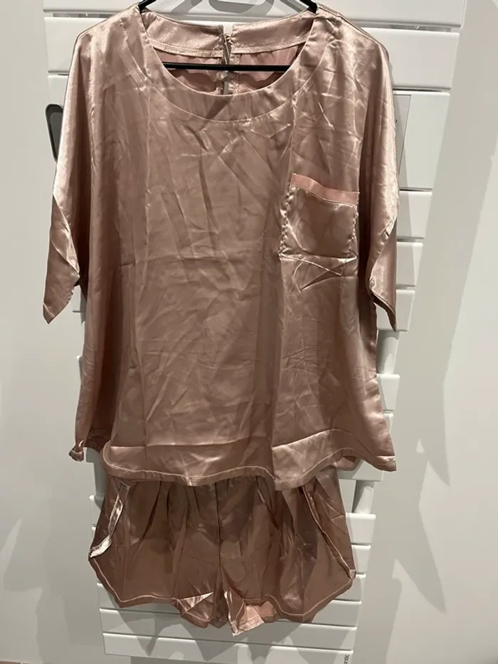Ensemble pyjama satiné