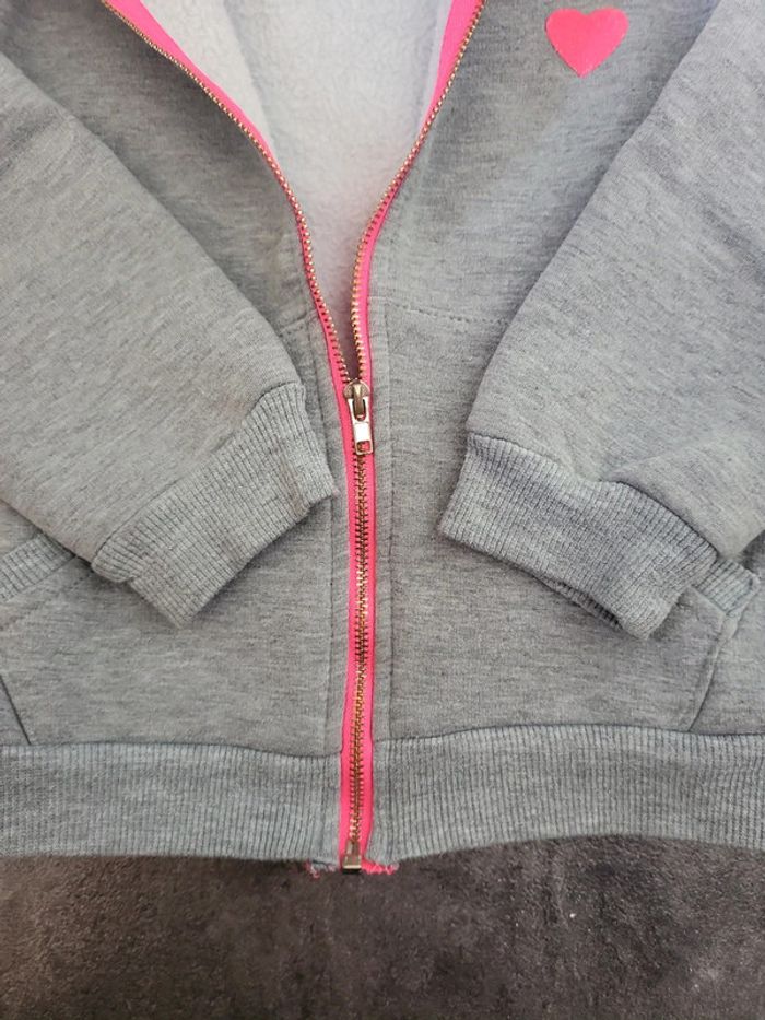 Gilet zippé fille 5 ans très bon état - photo numéro 4