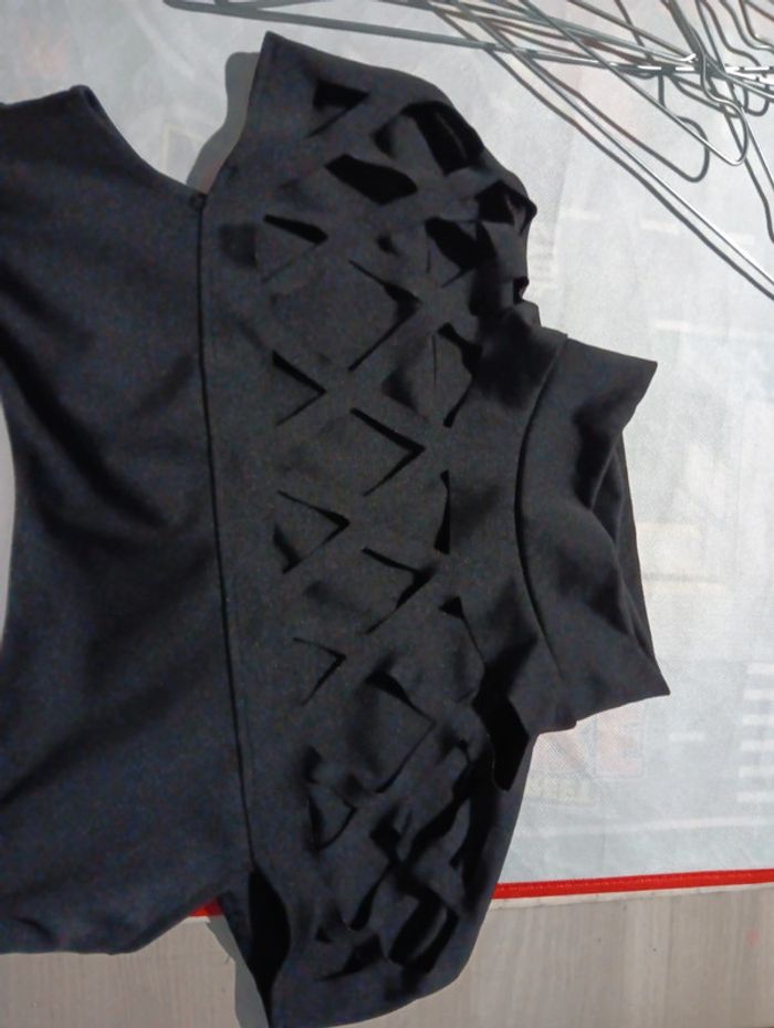 Robe noire - photo numéro 3