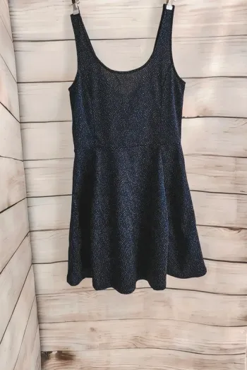 Robe patineuse bleu marine à pois blancs – sans marque – Taille estimée S/M Femme