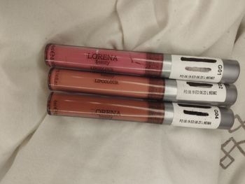 Lot de trois rouges a lèvres