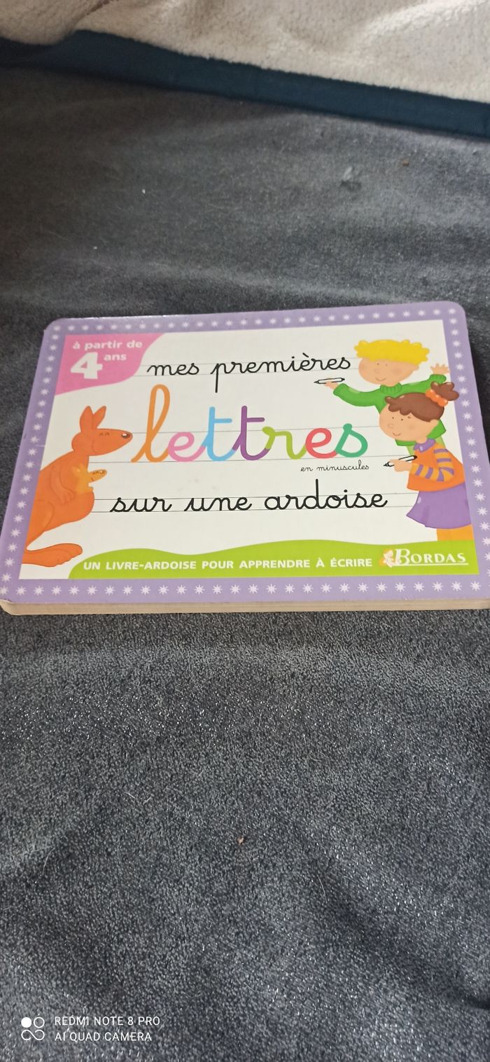 Livre Mes premieres lettres sur une ardoise