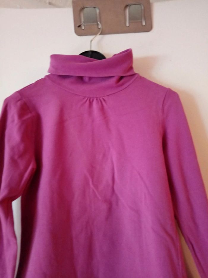 Joli sous pull violet. 10 ans - photo numéro 2