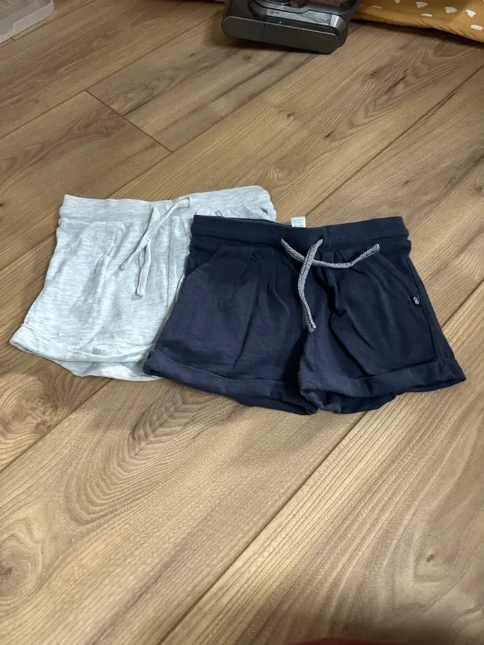 Lot 2 shorts