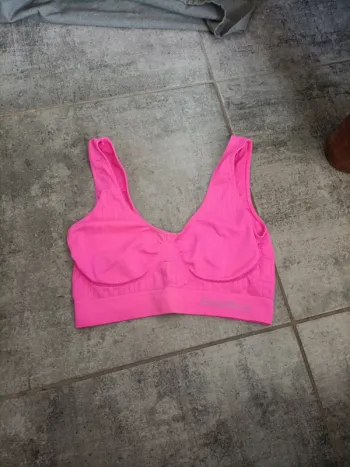 Brassière de sport rose fluo