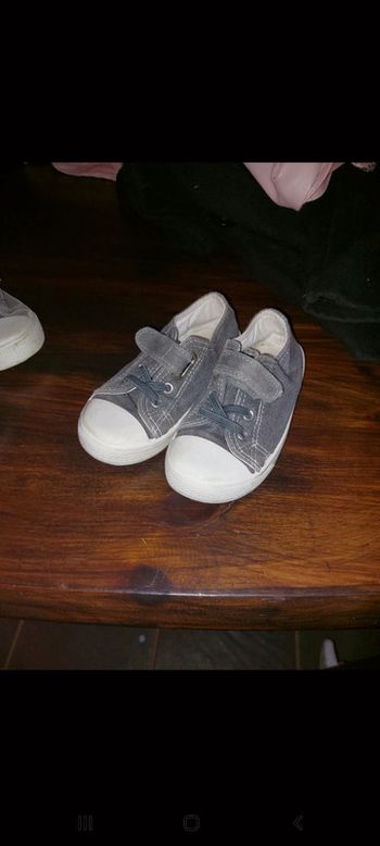 Chaussures en toile grises