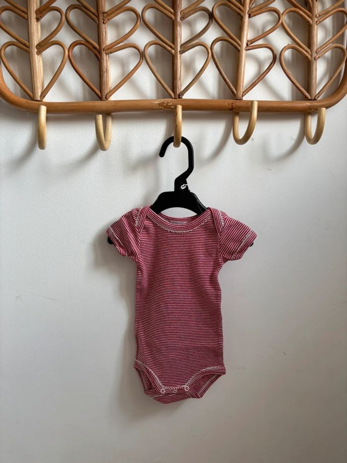 Lot 2 bodies rayés Petit Bateau 3 mois - photo numéro 2