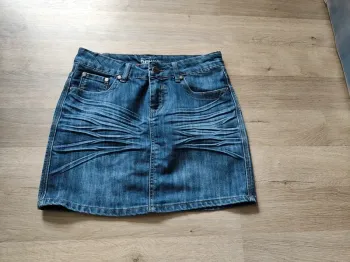 🌟 Jupe en jean bleue détails plissés soleil