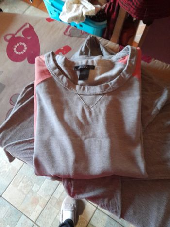 Sweat abricot et gris