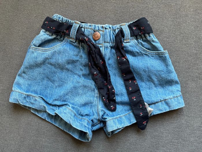 Short en jean Kiabi 6 mois - photo numéro 2