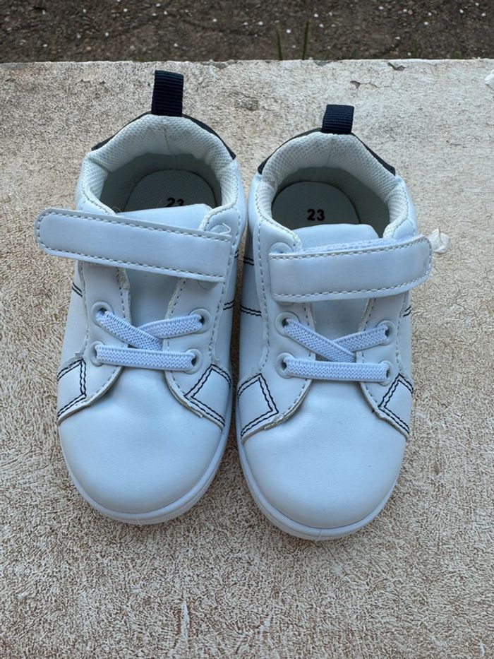 Baskets blanches - taille 23