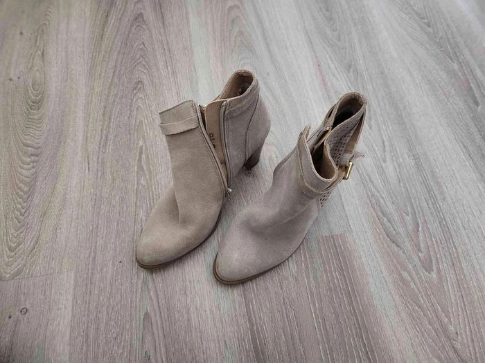 Bottines à talon beige