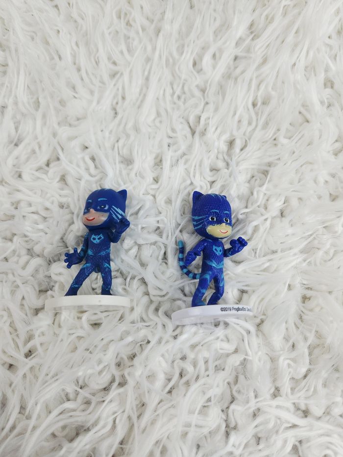 Lot de 2 figurines topper Cake Yoyo Les Pyjamasques marque Pjmasks - photo numéro 2