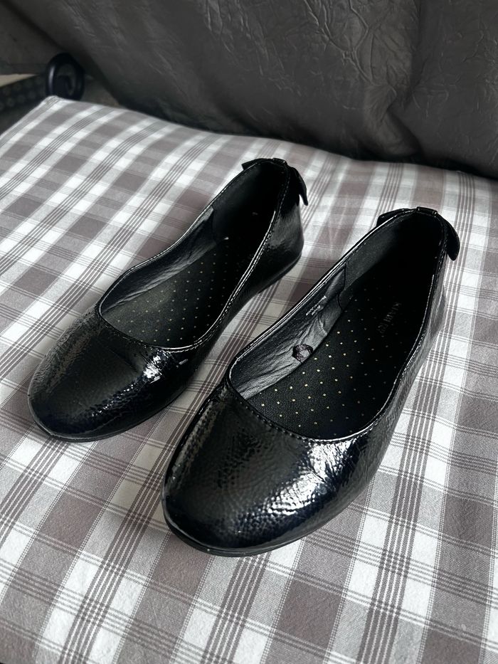 Ballerines vernis noires fille