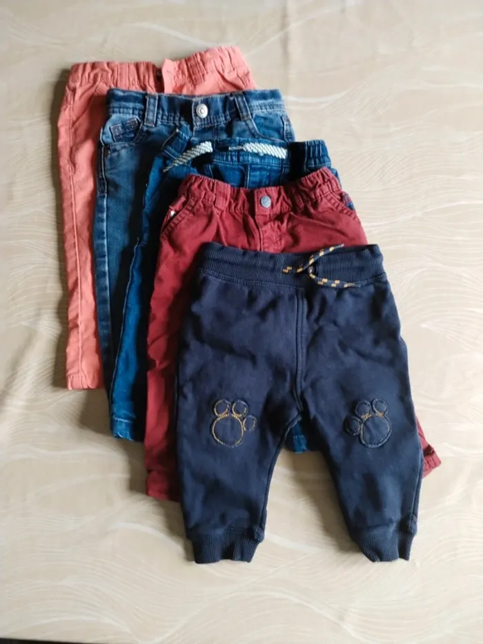 Lot 5 pantalons 9 mois