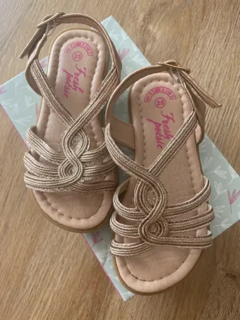 Sandales dorées