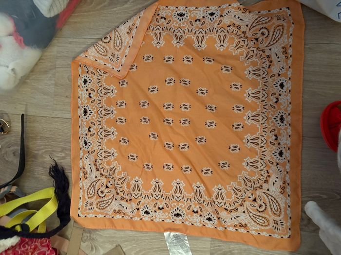 Tout petit carré foulard