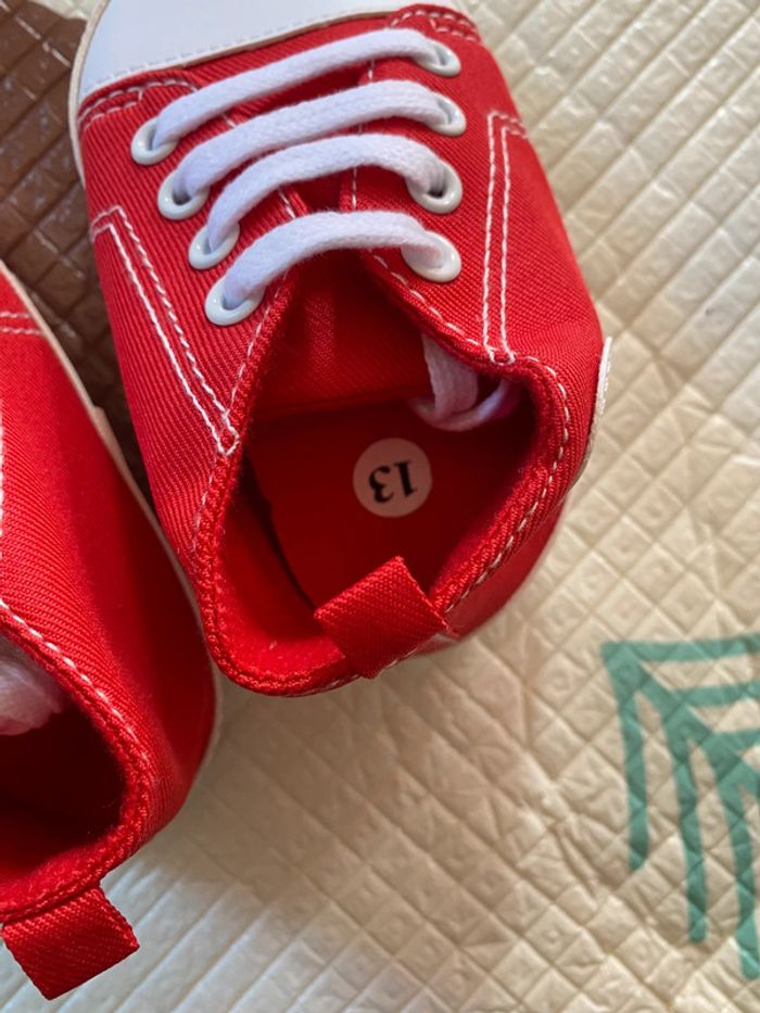 Chaussons bébé rouge Taille 13 - photo numéro 3