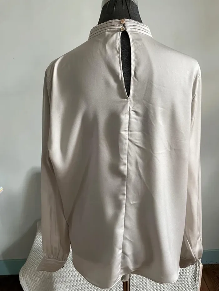 Blouse manches longues effet satin. - photo numéro 2
