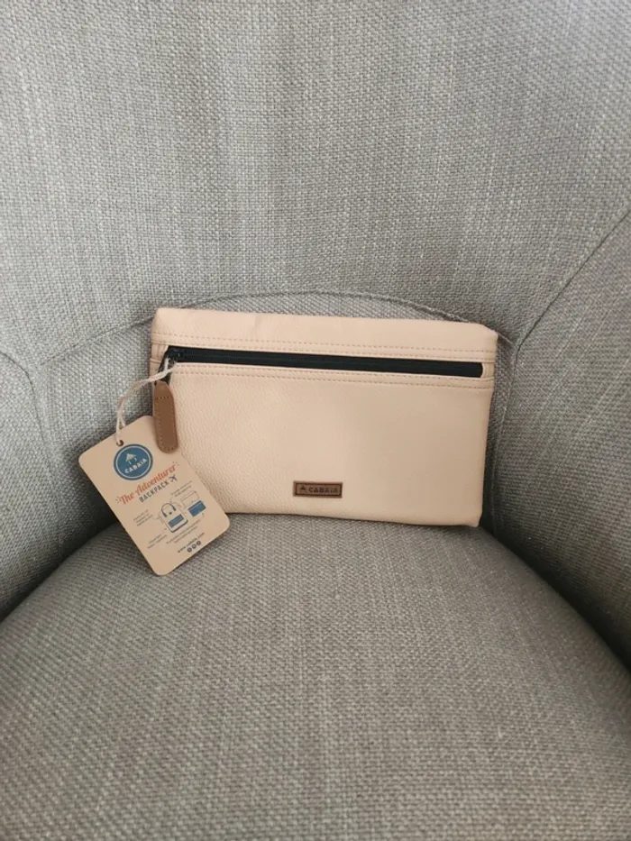 Pochette Cabaïa beige neuve avec étiquette