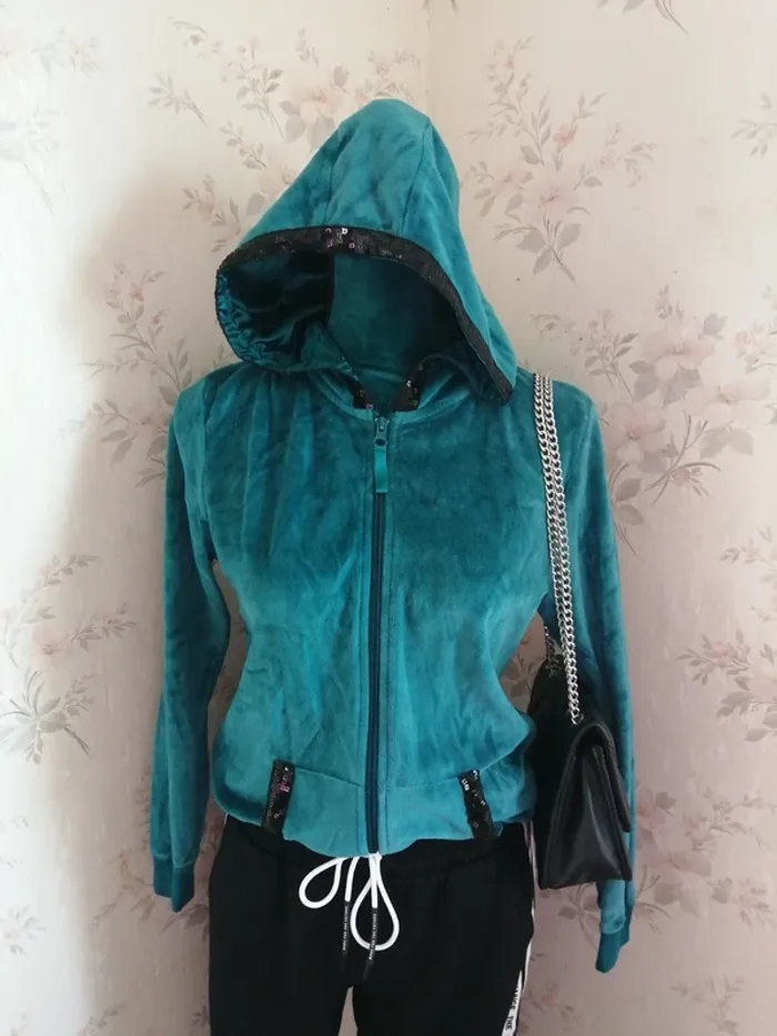 Veste turquoise à capuche en velours avec poches et strass / esmara / (S)