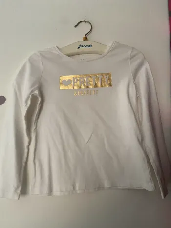T-shirt manches longues .