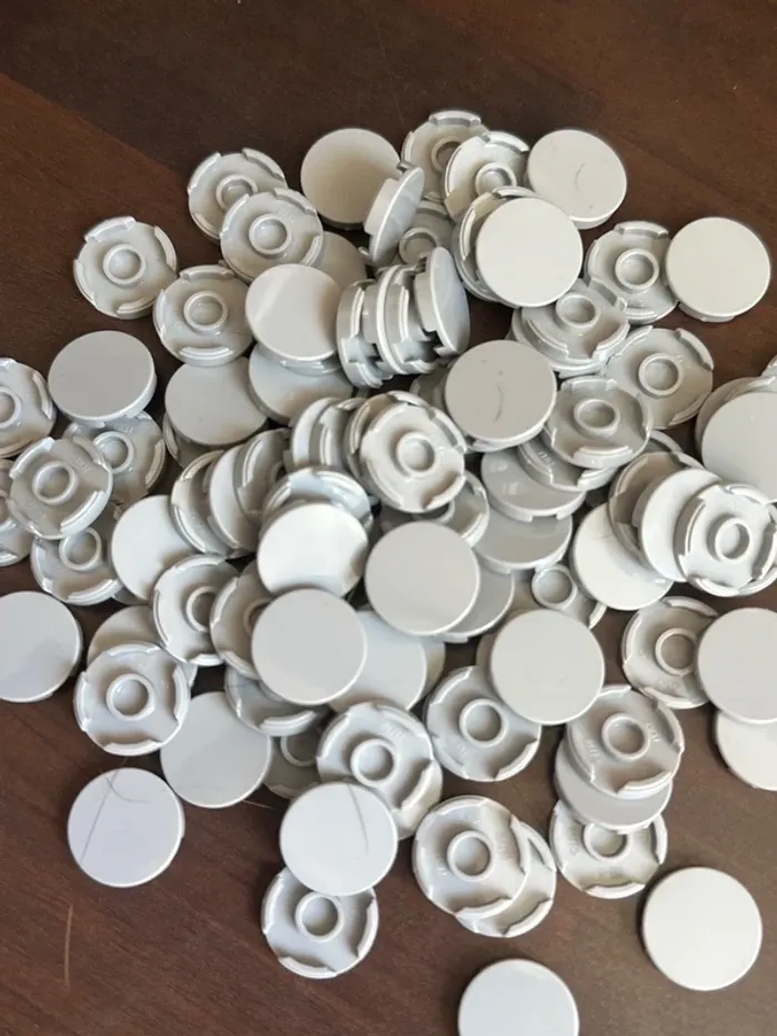 100 lego Tile, Round 2 × 2 with Bottom Stud Holder ref 14769 light bluish gray - photo numéro 2