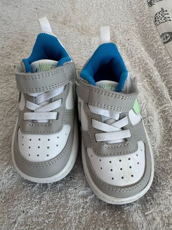 Chaussure adidas taille 21