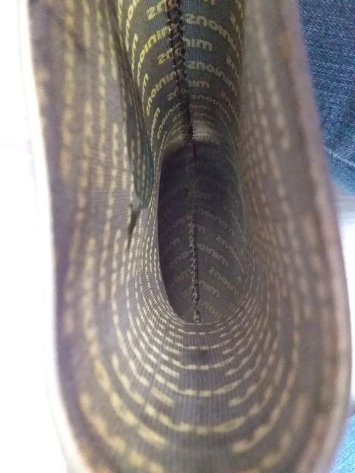 Bottes de pluie Minions en bon état - photo numéro 7