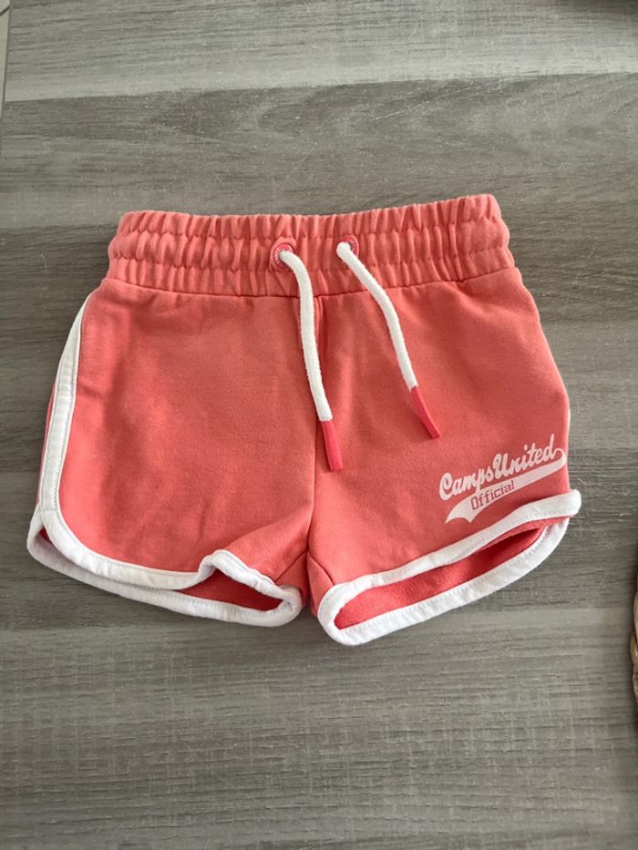 Short neuf jamais porté 24 mois