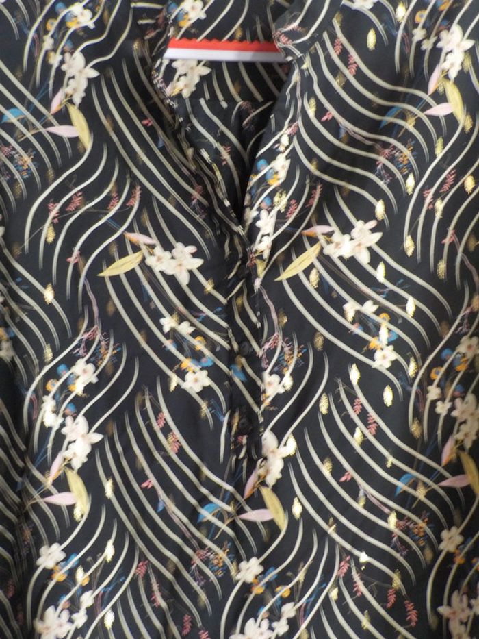 Tunique Vicvia Taille L fond noir dessins traits, fleurs feuilles - photo numéro 2