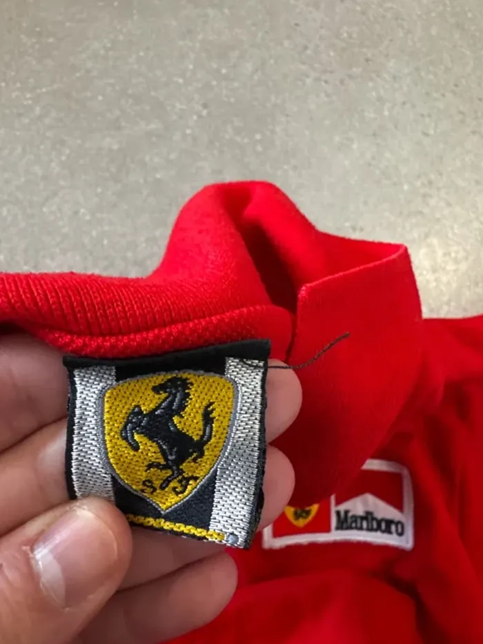 Polo rouge Ferrari marlboro vintage , taille XL, très bon état - photo numéro 3