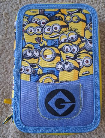 🪆 Trousse à 3 compartiments Les Minions