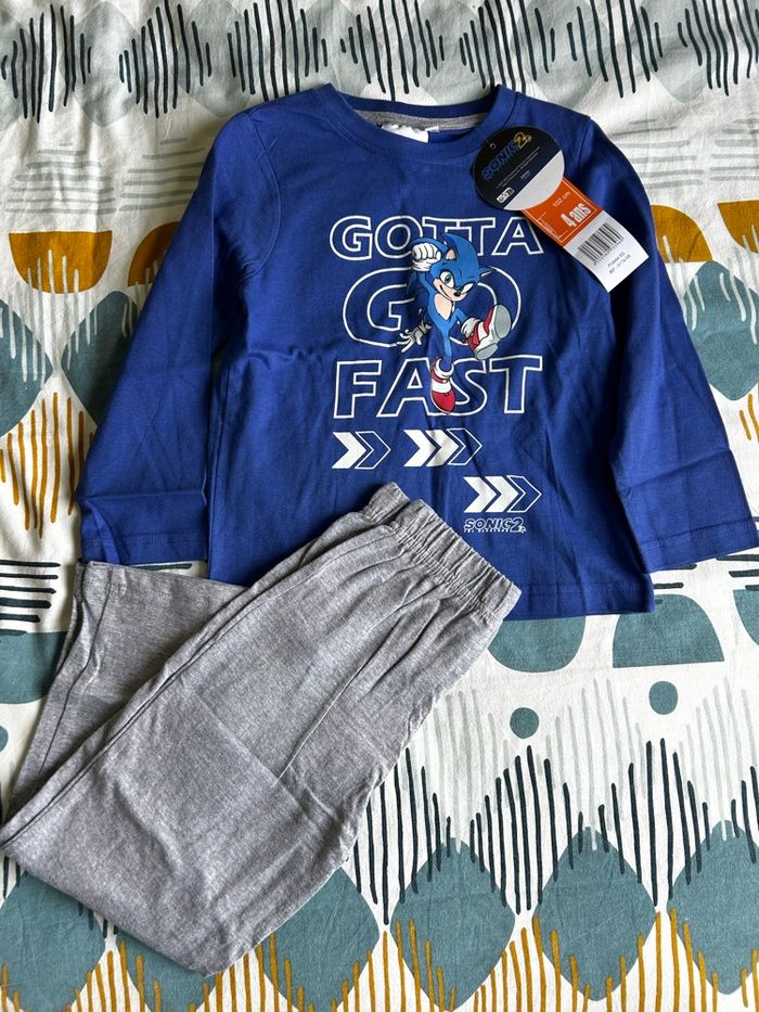 Lot de vêtements garçon neufs taille 4 ans - photo numéro 3