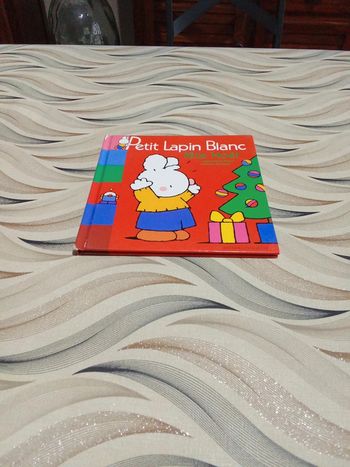 Livre, Petit Lapin Blanc fête Noël