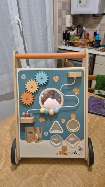 Chariot activité et de marche