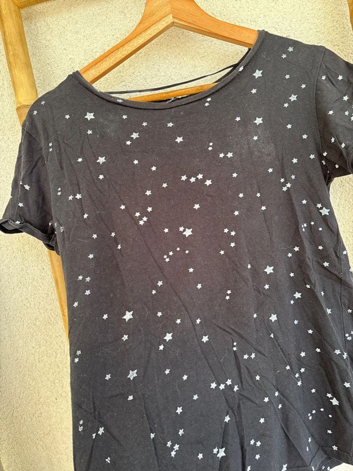 t shirt noir à étoiles - photo numéro 4