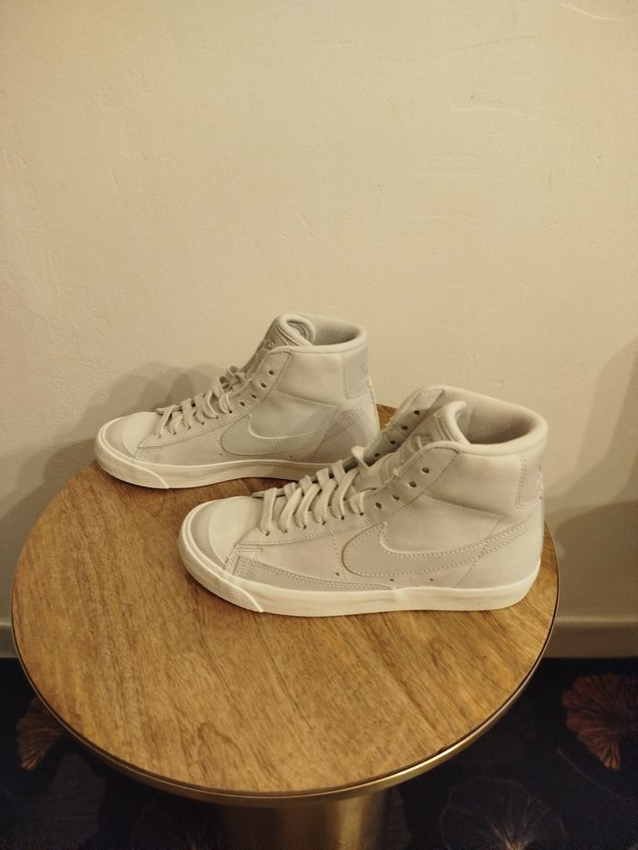Baskets Nike T 36,5 - photo numéro 3