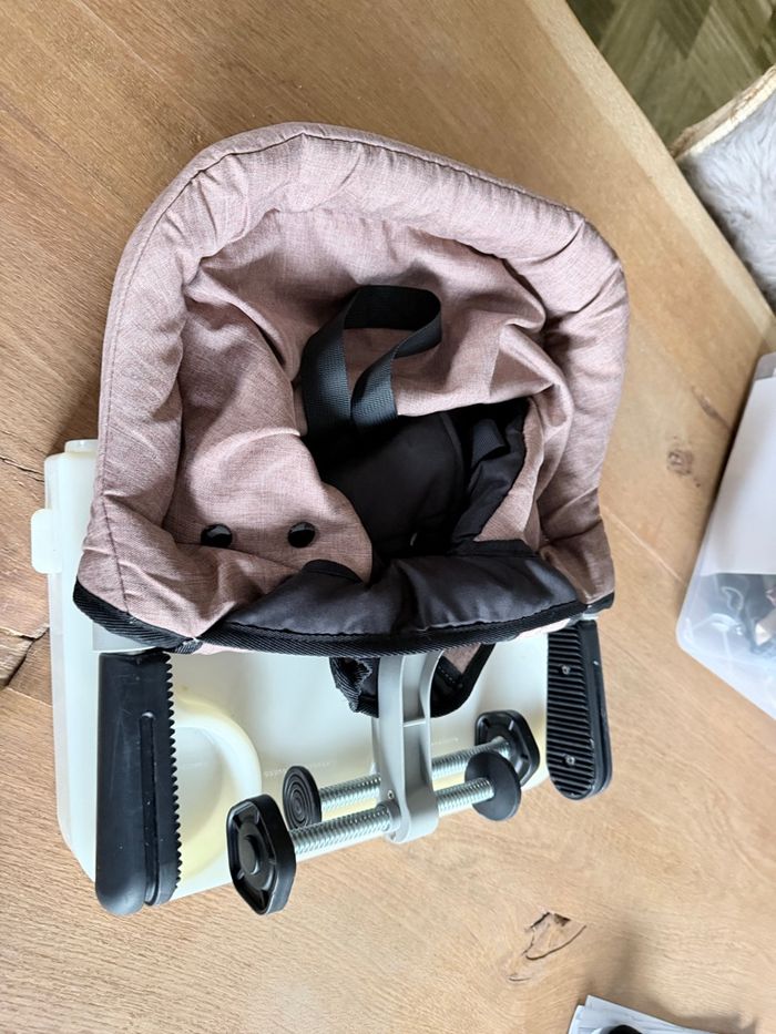 Siège de table portable - photo numéro 2