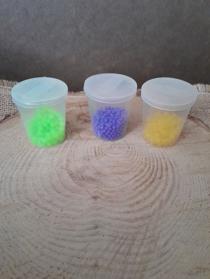Lot de 7 petits pots de perles - photo numéro 3