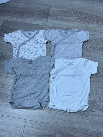 Lot de 4 bodies manches courtes 