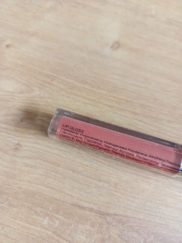 Lip gloss - photo numéro 2