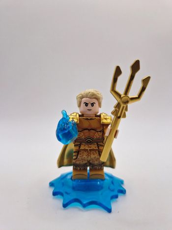 Figurine type lego Aquaman DC Comics