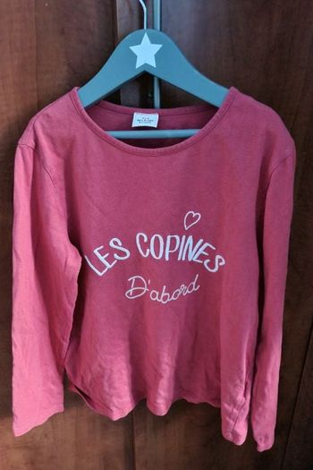 Pull rose  avec écriture 10ans