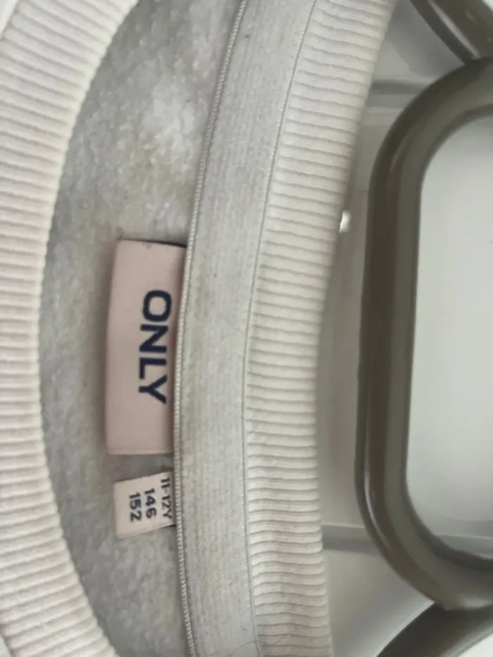 Sweat Only taille 11/12 ans - photo numéro 2