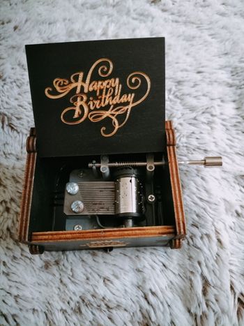 Boîte à musique en bois