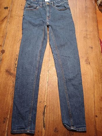 Jean slim plutôt droit