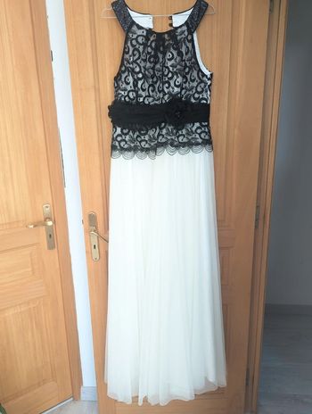 Magnifique, robe de mariée, noire et blanche taille 42 44
