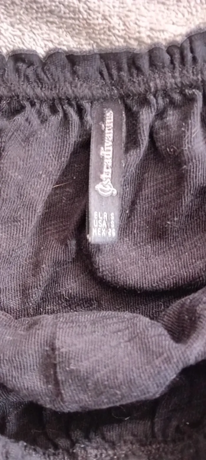 Très joli haut stradivarius noir taille 36 - photo numéro 5